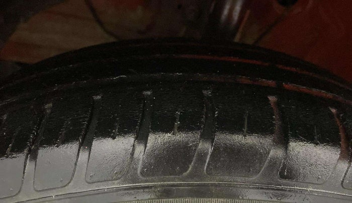 2021 Maruti Swift VXI, Petrol, Manual, 53,145 km, Left Front Tyre Tread