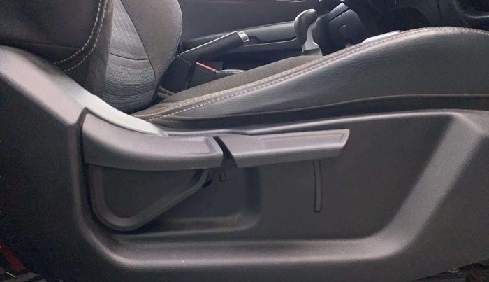 2023 KIA SONET HTK PLUS 1.0 TURBO PETROL IMT, Petrol, Manual, 19,199 km, Driver Side Adjustment Panel
