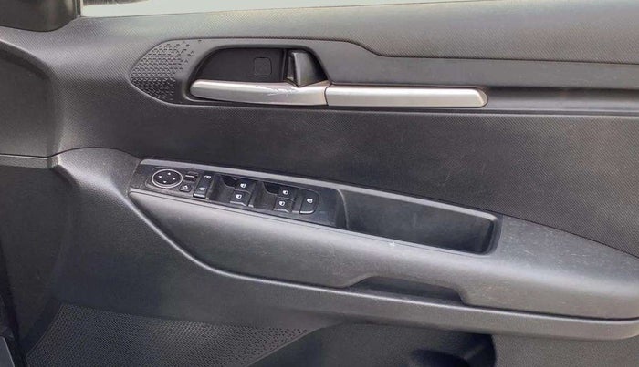 2020 KIA SONET HTK PLUS 1.0 DCT, Petrol, Automatic, 56,345 km, Driver Side Door Panels Control
