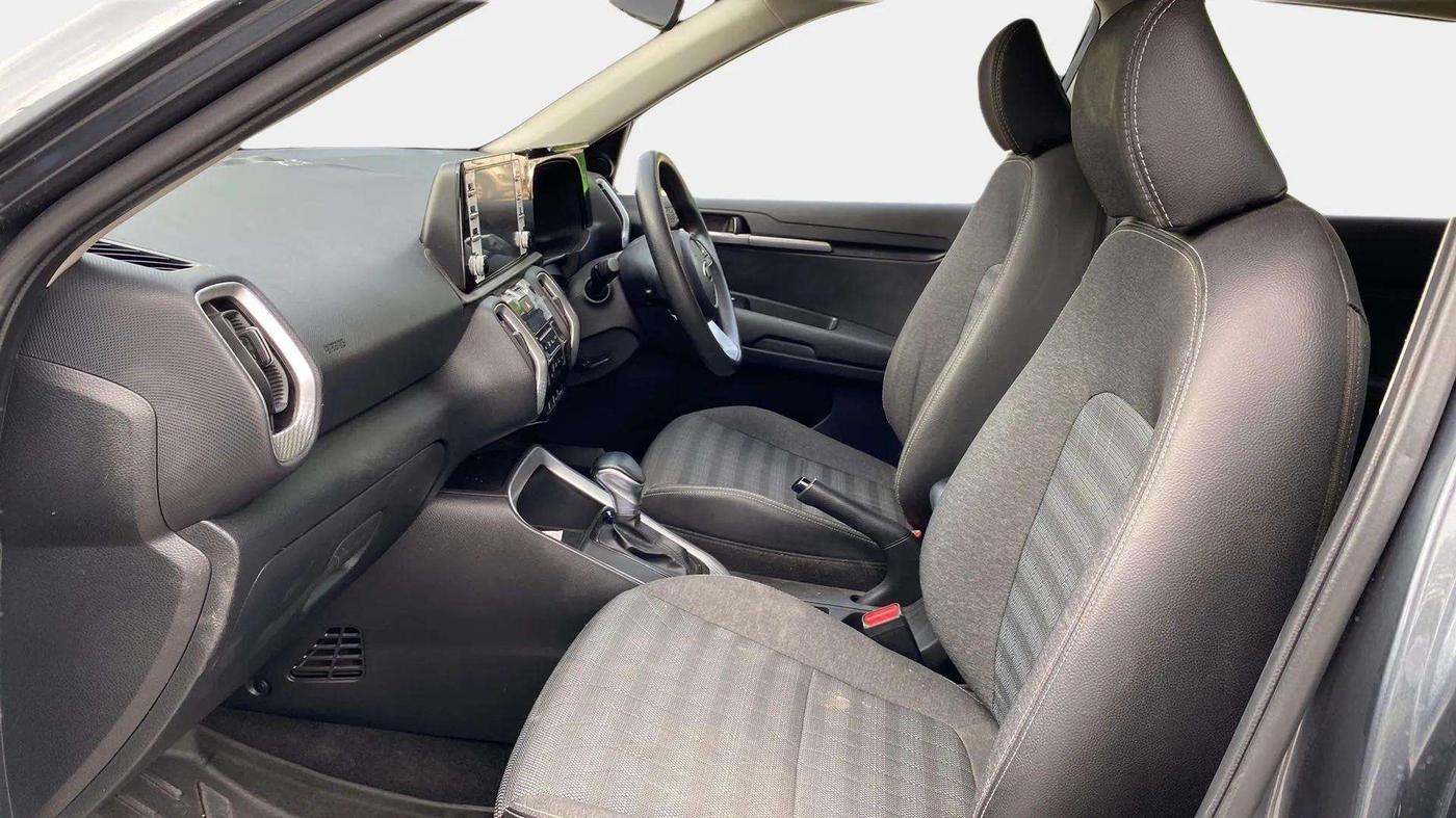 2020 KIA SONET HTK PLUS 1.0 DCT, Petrol, Automatic, 56,345 km, Right Side Front Door Cabin