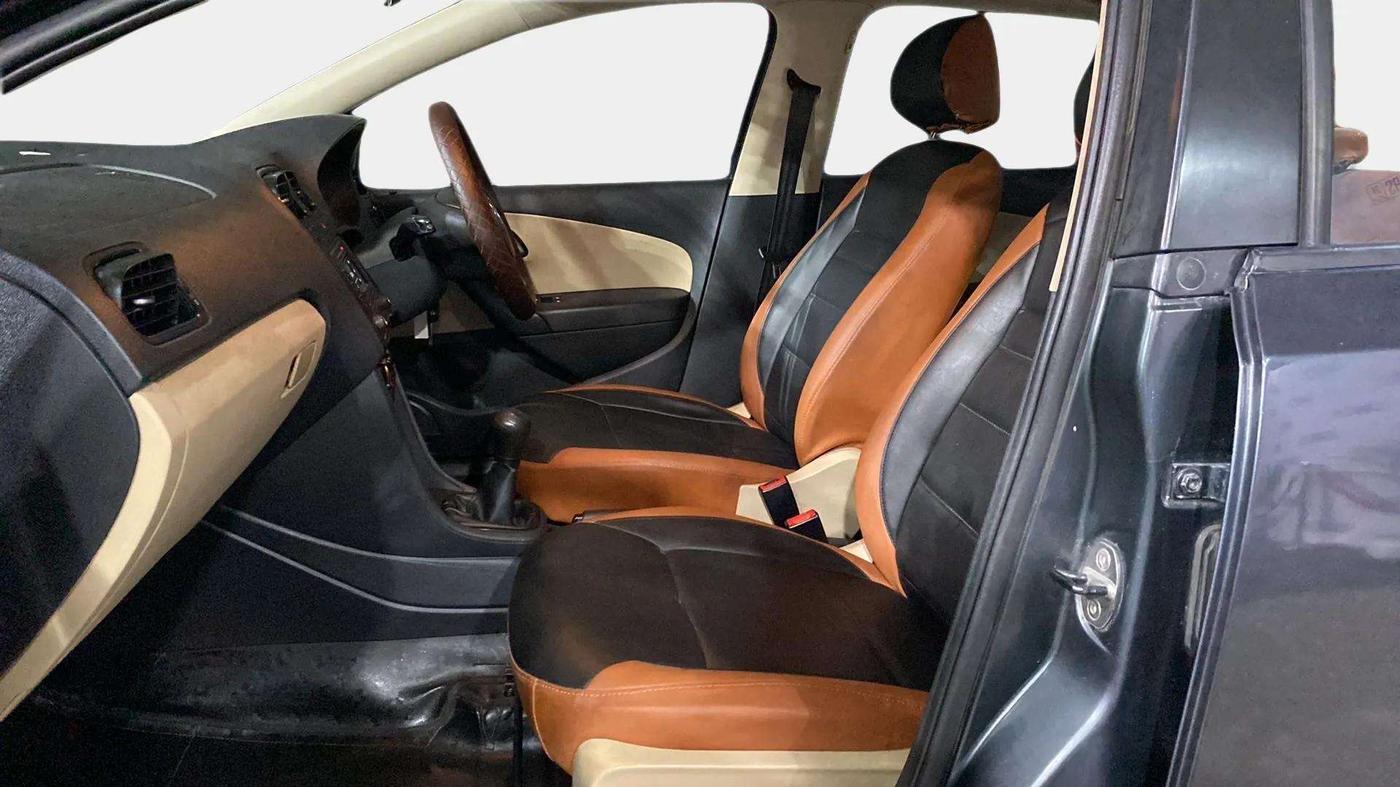 2017 Volkswagen Ameo COMFORTLINE PLUS 1.2L, Petrol, Manual, 70,456 km, Right Side Front Door Cabin