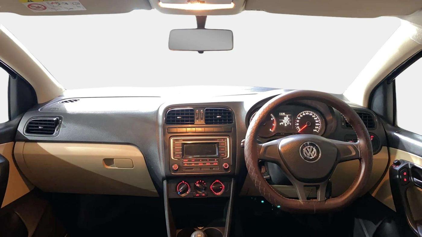 2017 Volkswagen Ameo COMFORTLINE PLUS 1.2L, Petrol, Manual, 70,456 km, Dashboard