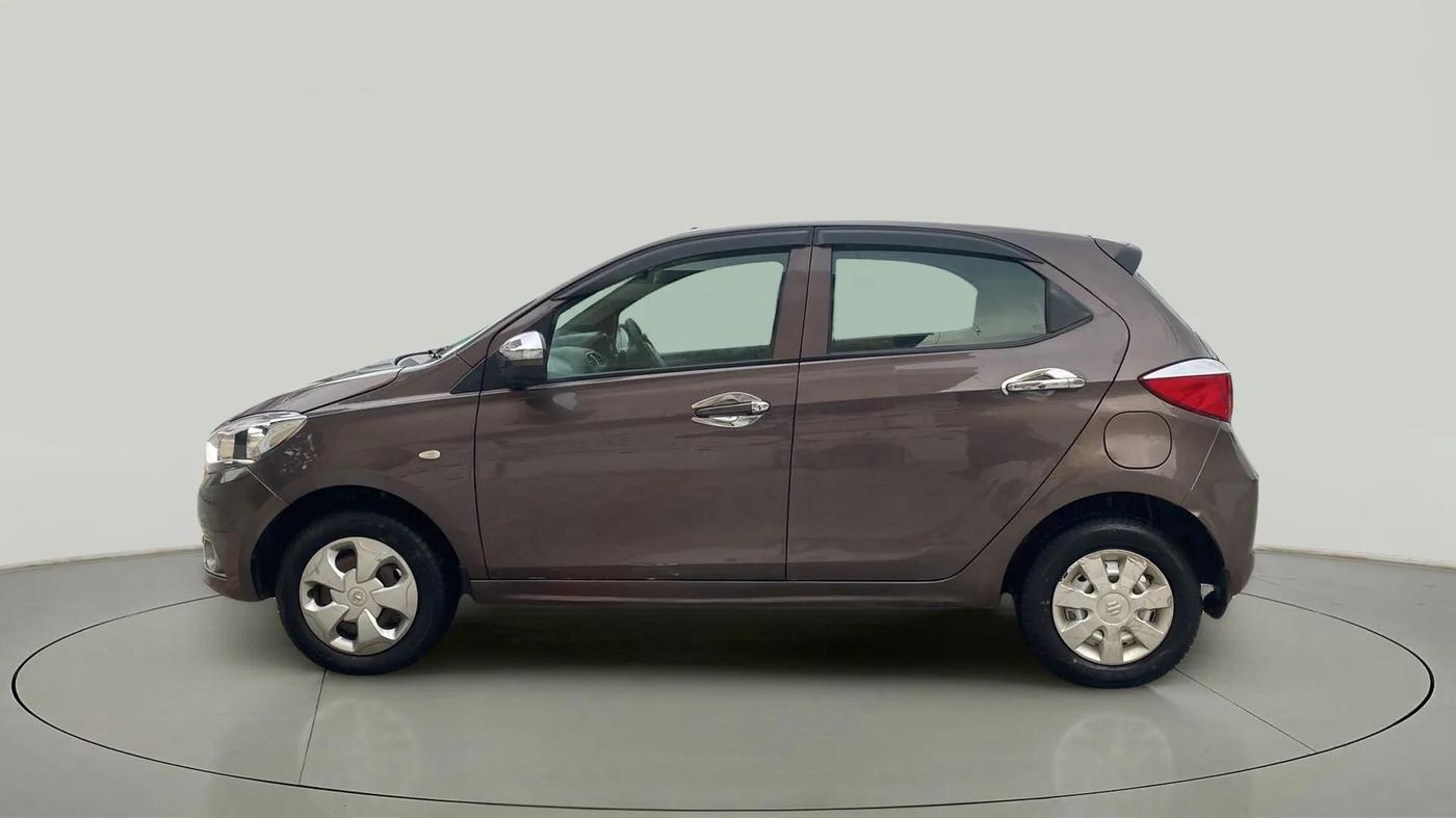 2018 Tata Tiago XT PETROL, Petrol, Manual, 26,800 km, Left Side