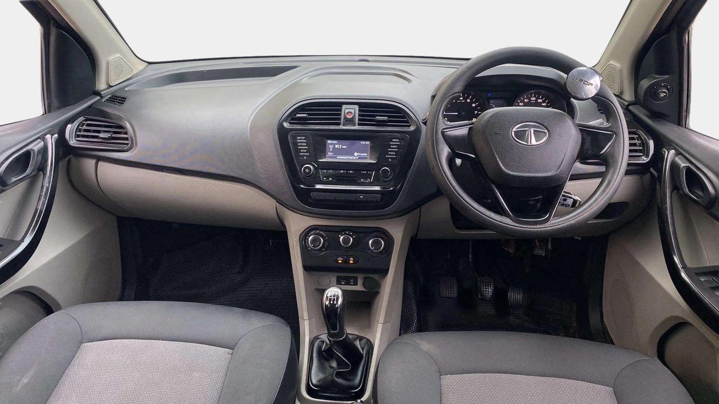 2018 Tata Tiago XT PETROL, Petrol, Manual, 26,800 km, Dashboard