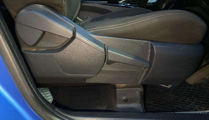 2021 Renault Kiger RXZ AMT DUAL TONE, Petrol, Automatic, 35,071 km, Driver Side Adjustment Panel