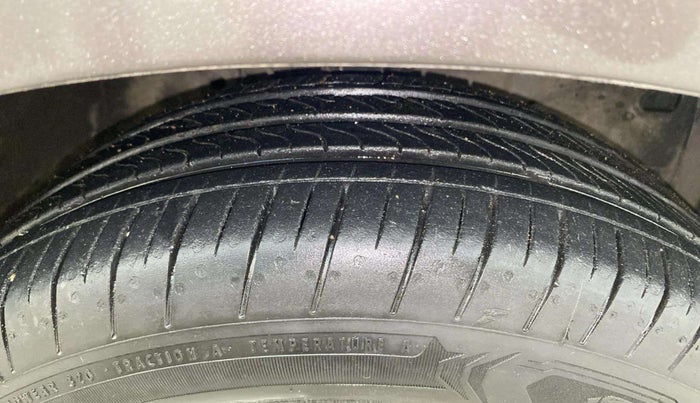 2012 Honda Brio V MT, Petrol, Manual, 60,015 km, Right Front Tyre Tread