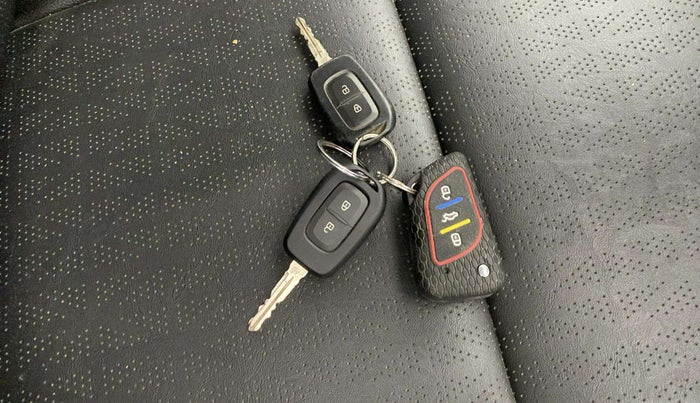 2021 Nissan MAGNITE XL, Petrol, Manual, 57,569 km, Key Close Up