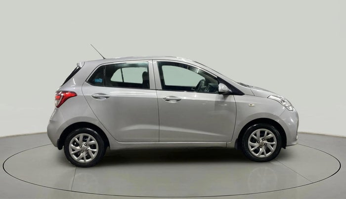 2017 Hyundai Grand i10 SPORTZ 1.2 KAPPA VTVT, Petrol, Manual, 25,841 km, Right Side View