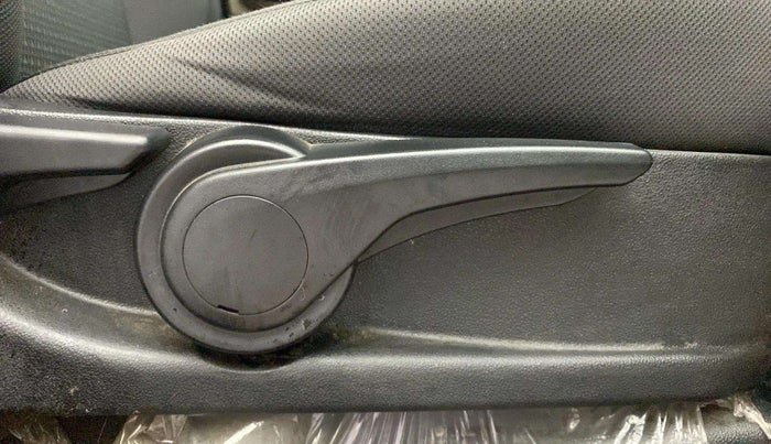 2017 Tata Tiago XZA PETROL, Petrol, Automatic, 51,994 km, Driver Side Adjustment Panel