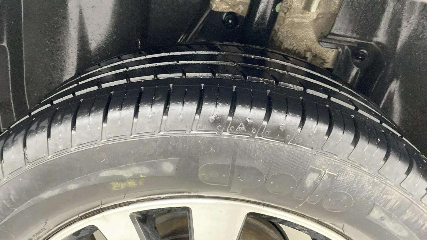 2021 Nissan Kicks XV 1.5, Petrol, Manual, 16,842 km, Left Rear Tyre Tread