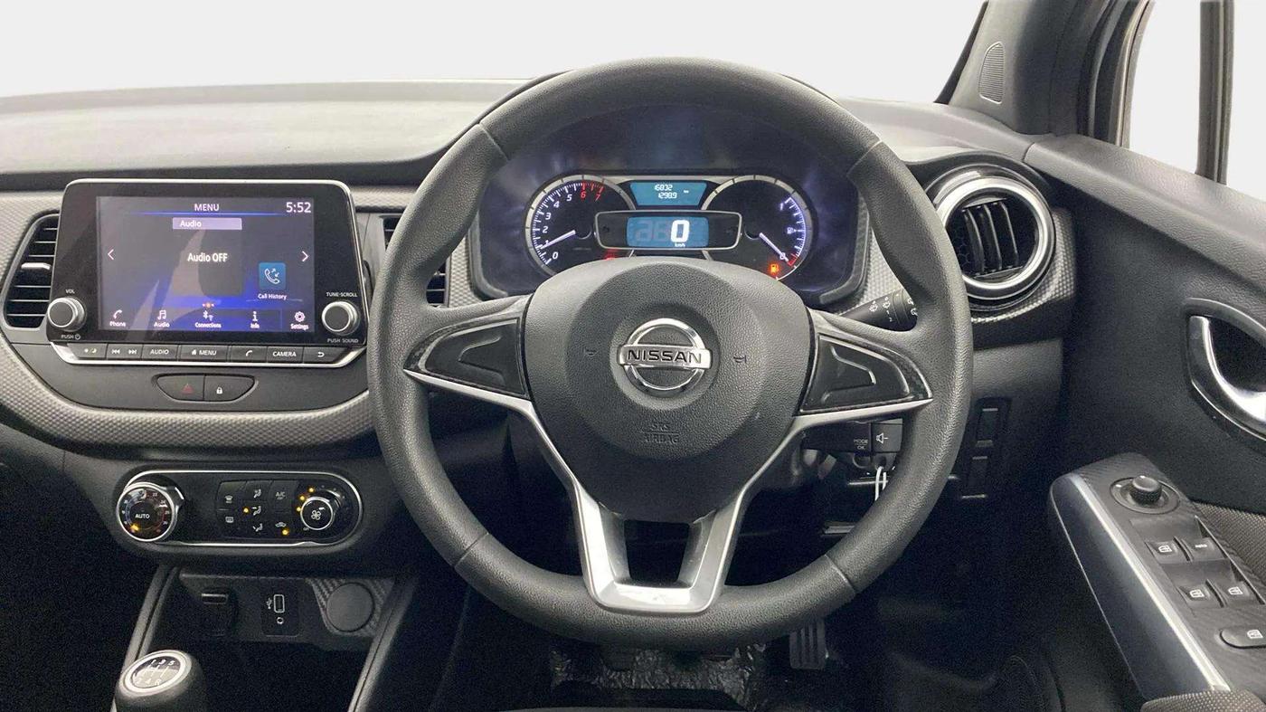 2021 Nissan Kicks XV 1.5, Petrol, Manual, 16,842 km, Steering Wheel Close Up
