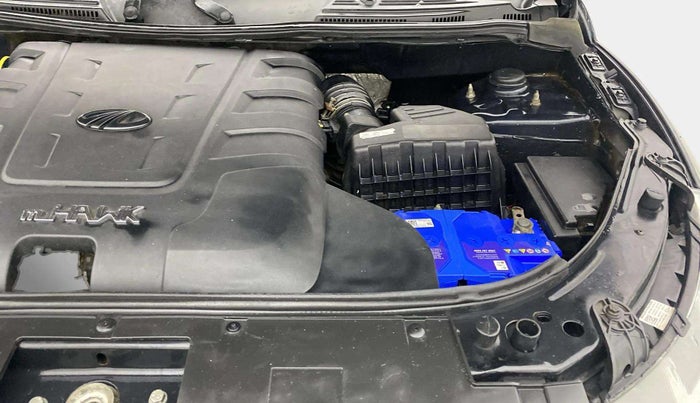 2018 Mahindra XUV500 W7, Diesel, Manual, 83,915 km, Engine View - Left