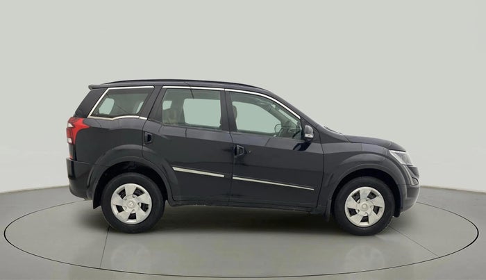 2018 Mahindra XUV500 W7, Diesel, Manual, 83,915 km, Right Side View