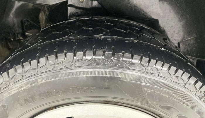 2018 Mahindra XUV500 W7, Diesel, Manual, 83,915 km, Right Rear Tyre Tread
