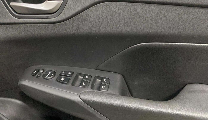2020 Hyundai Verna SX (O) 1.0 TURBO DCT, Petrol, Automatic, 28,715 km, Driver Side Door Panels Control