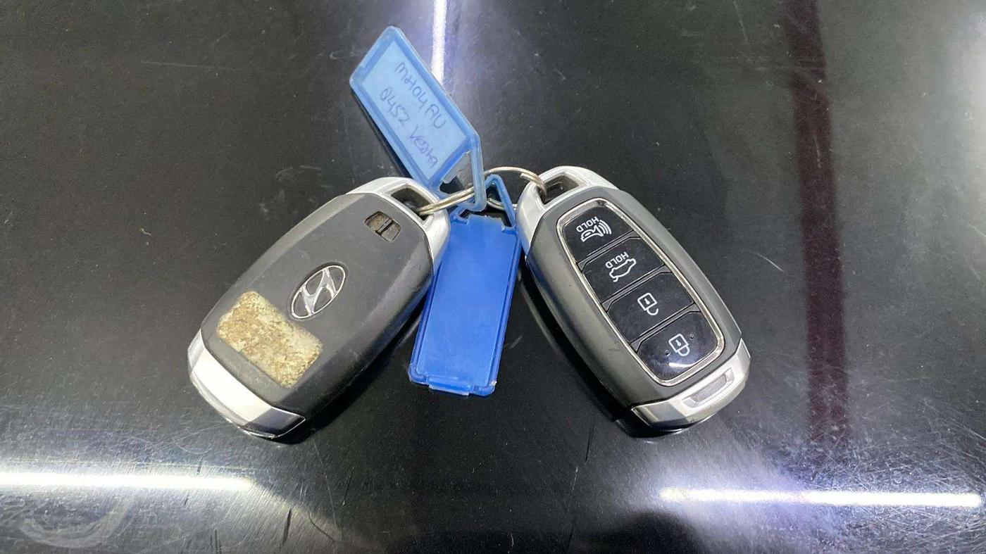 2020 Hyundai Verna SX (O) 1.0 TURBO DCT, Petrol, Automatic, 28,791 km, Key Close Up