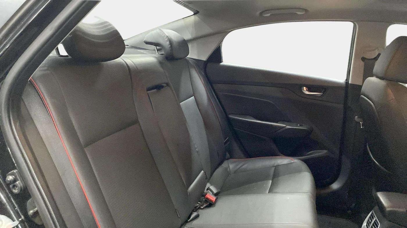 2020 Hyundai Verna SX (O) 1.0 TURBO DCT, Petrol, Automatic, 28,791 km, Right Side Rear Door Cabin