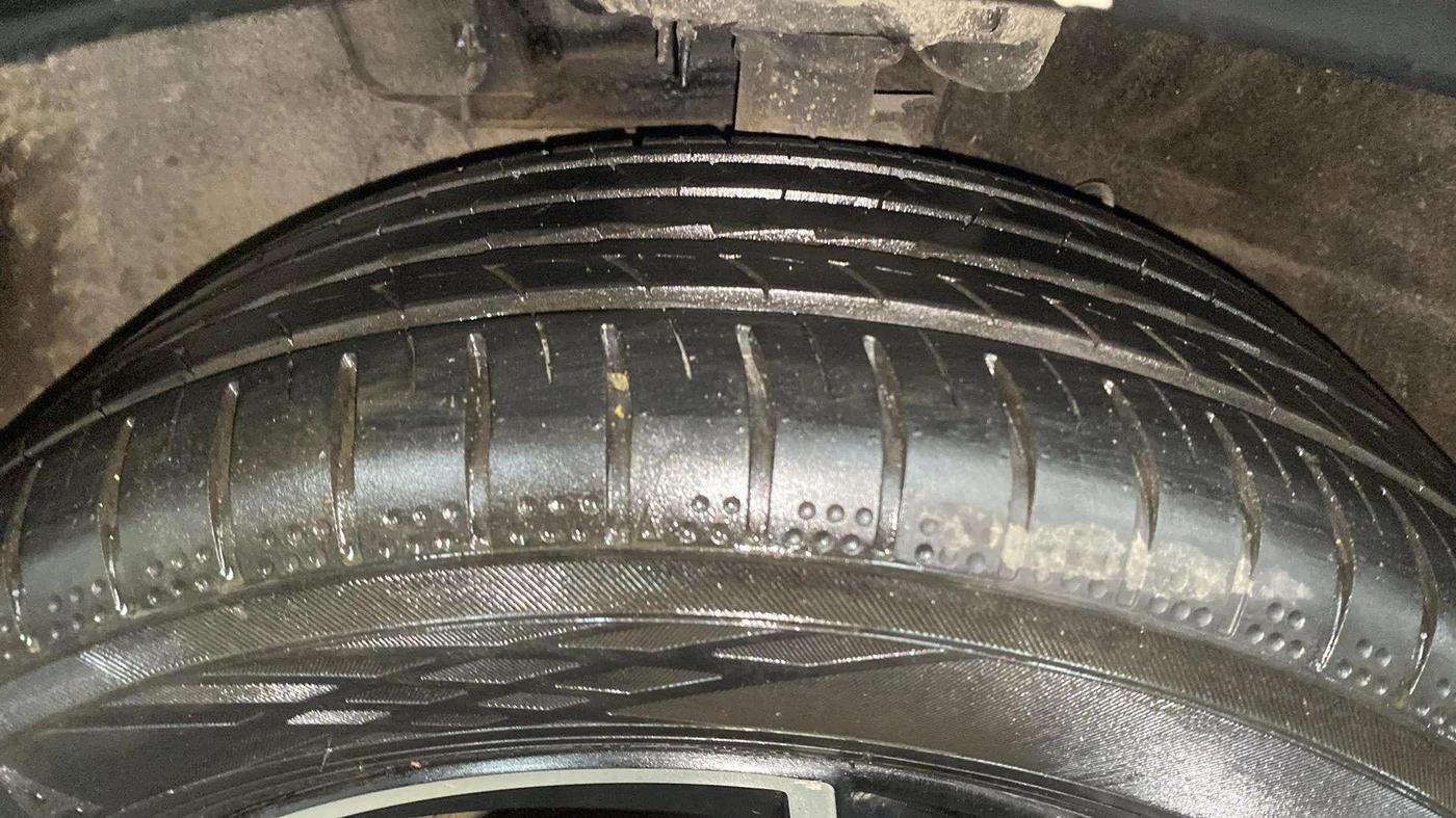 2020 Hyundai Verna SX (O) 1.0 TURBO DCT, Petrol, Automatic, 28,791 km, Left Front Tyre Tread