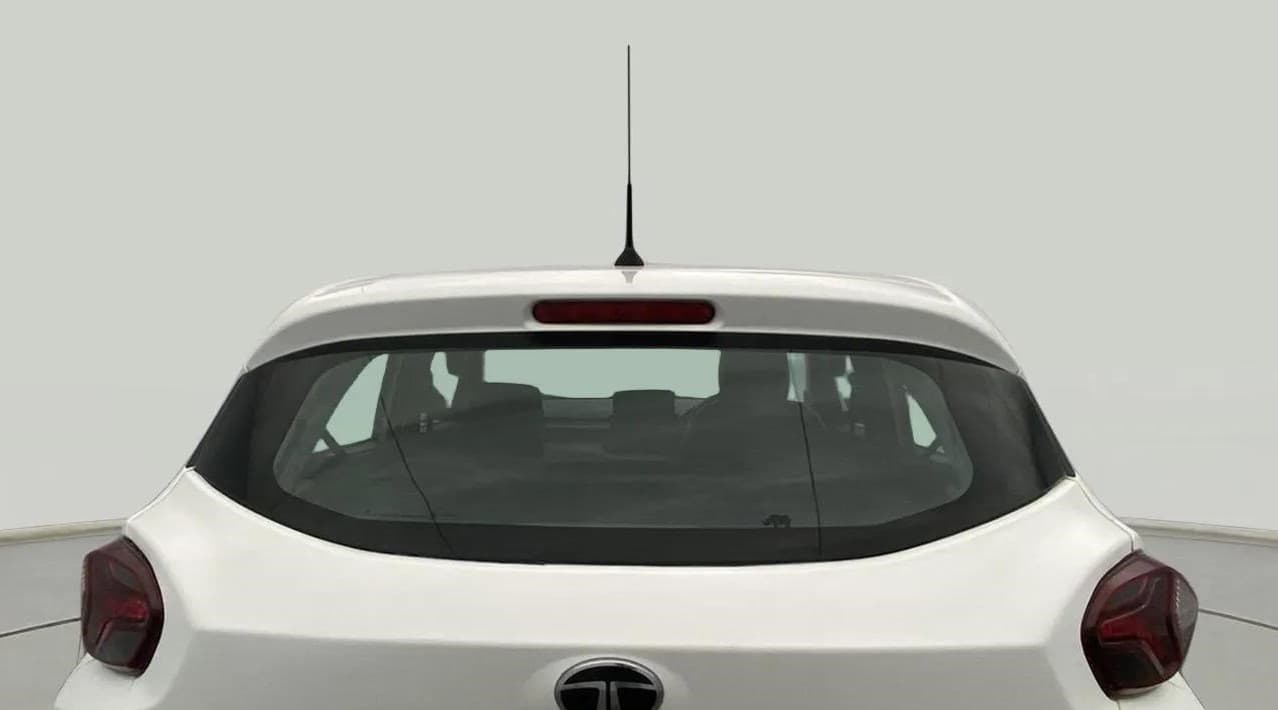 2024 Tata PUNCH ADVENTURE MT, Petrol, Manual, 20,487 km, Rear Windshield