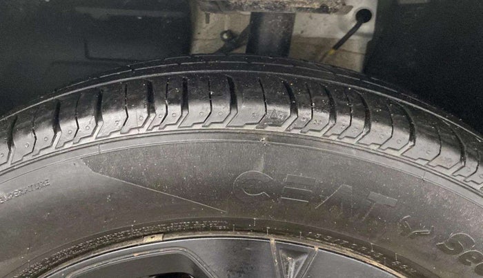 2024 Tata PUNCH ADVENTURE MT, Petrol, Manual, 20,471 km, Left Front Tyre Tread