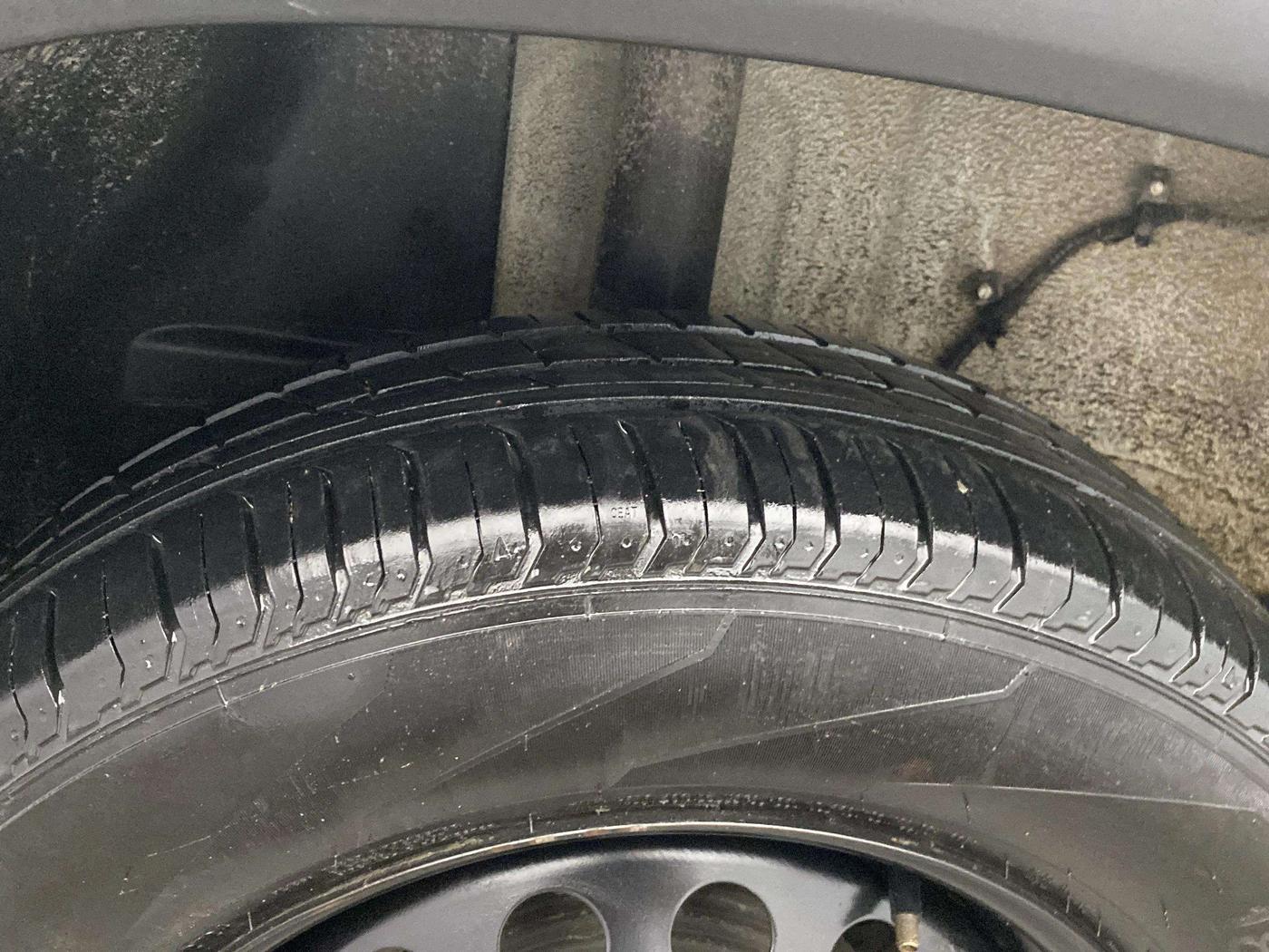2024 Tata PUNCH ADVENTURE MT, Petrol, Manual, 20,487 km, Right Rear Tyre Tread