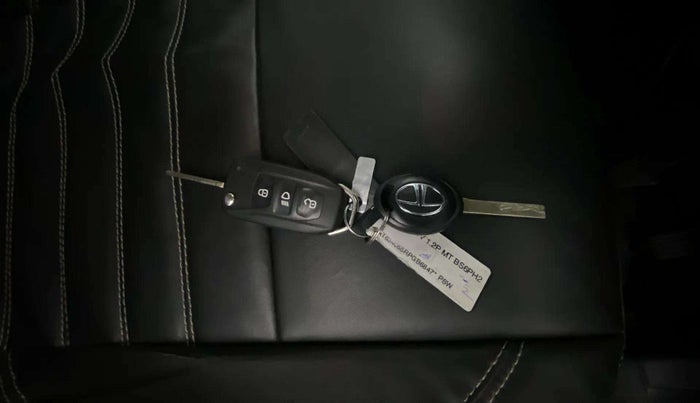 2024 Tata PUNCH ADVENTURE MT, Petrol, Manual, 20,471 km, Key Close Up