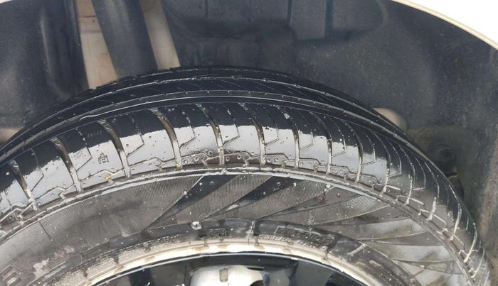 2022 Maruti Swift LXI, Petrol, Manual, 25,649 km, Left Rear Tyre Tread