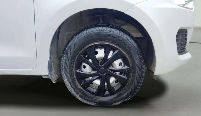 2022 Maruti Swift LXI, Petrol, Manual, 25,649 km, Right Front Wheel