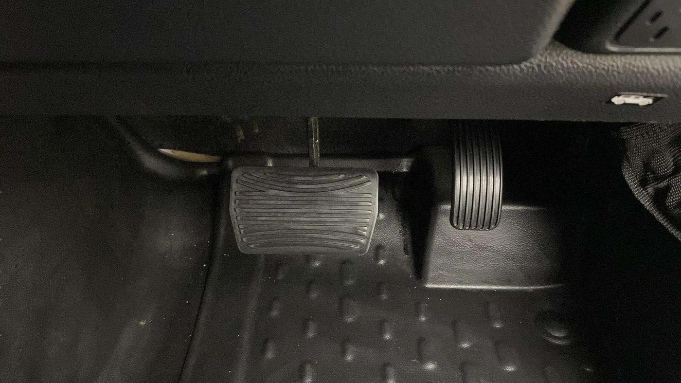 2024 Mahindra Thar LX P 2WD AT HT, Petrol, Automatic, 3,479 km, Pedals