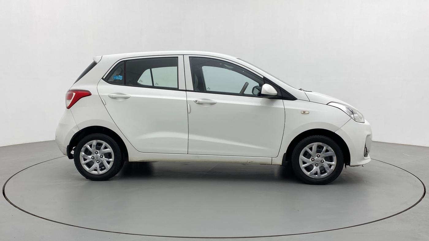 2017 Hyundai Grand i10 SPORTZ 1.2 KAPPA VTVT, Petrol, Manual, 31,463 km, Right Side View