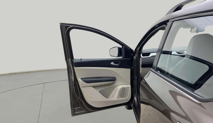 2023 Renault TRIBER RXZ AMT DUAL TONE, Petrol, Automatic, 31,074 km, LHS Front Door