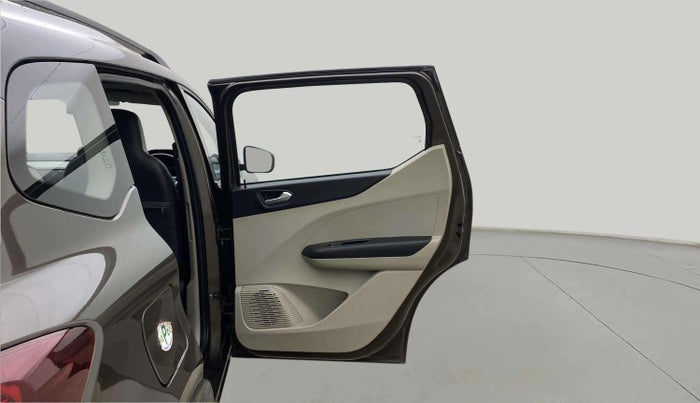 2023 Renault TRIBER RXZ AMT DUAL TONE, Petrol, Automatic, 31,074 km, RHS Rear Door