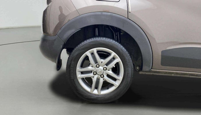2023 Renault TRIBER RXZ AMT DUAL TONE, Petrol, Automatic, 31,074 km, Right Rear Wheel