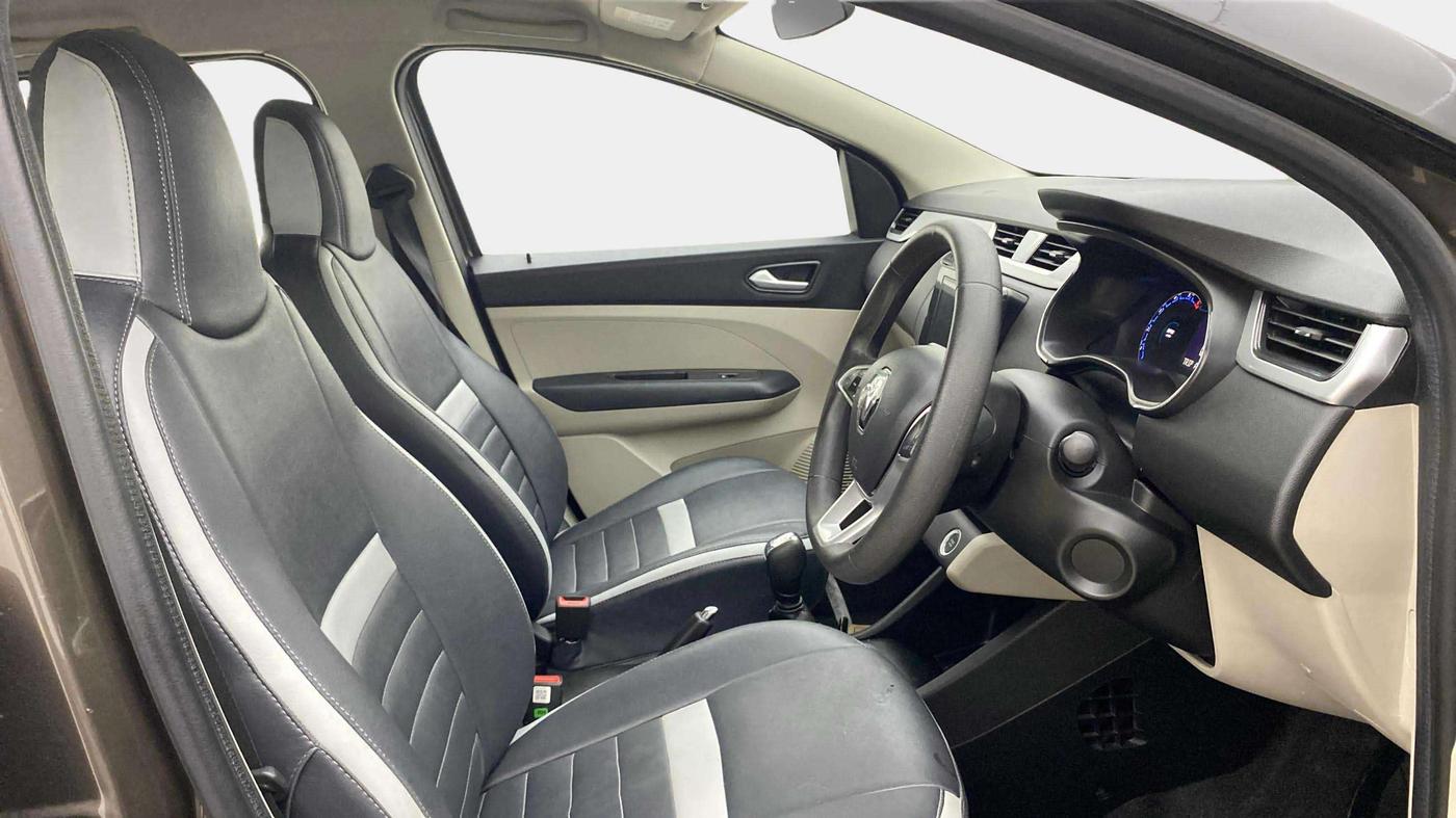 2023 Renault TRIBER RXZ AMT DUAL TONE, Petrol, Automatic, 31,074 km, Right Side Front Door Cabin