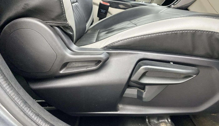 2023 Tata NEXON XZA PLUS (O) PETROL, Petrol, Automatic, 25,044 km, Driver Side Adjustment Panel