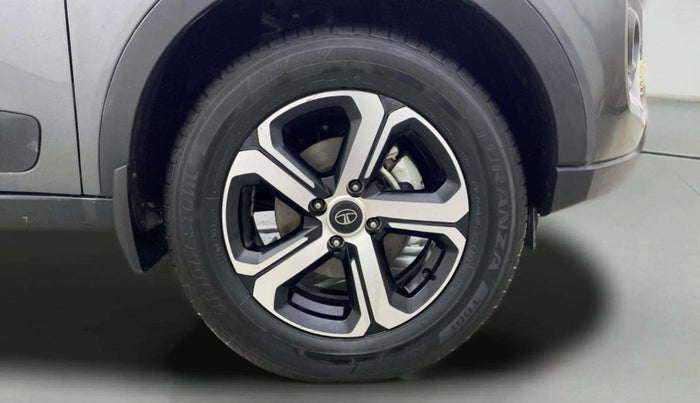 2023 Tata NEXON XZA PLUS (O) PETROL, Petrol, Automatic, 25,044 km, Right Front Wheel