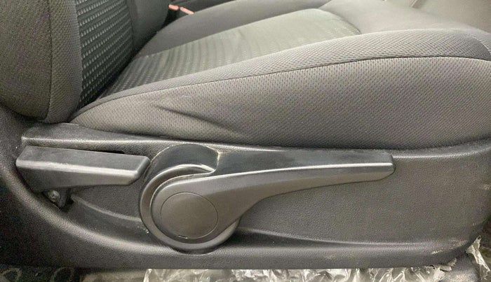 2016 Tata Tiago XZ PETROL, Petrol, Manual, 78,273 km, Driver Side Adjustment Panel
