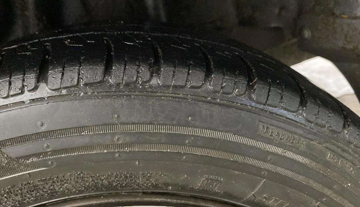 2016 Honda Amaze 1.2L I-VTEC S, CNG, Manual, 70,196 km, Left Rear Tyre Tread