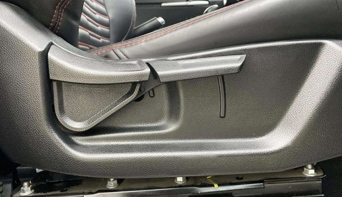 2023 KIA SONET HTK PLUS 1.0 TURBO PETROL IMT, Petrol, Manual, 41,596 km, Driver Side Adjustment Panel