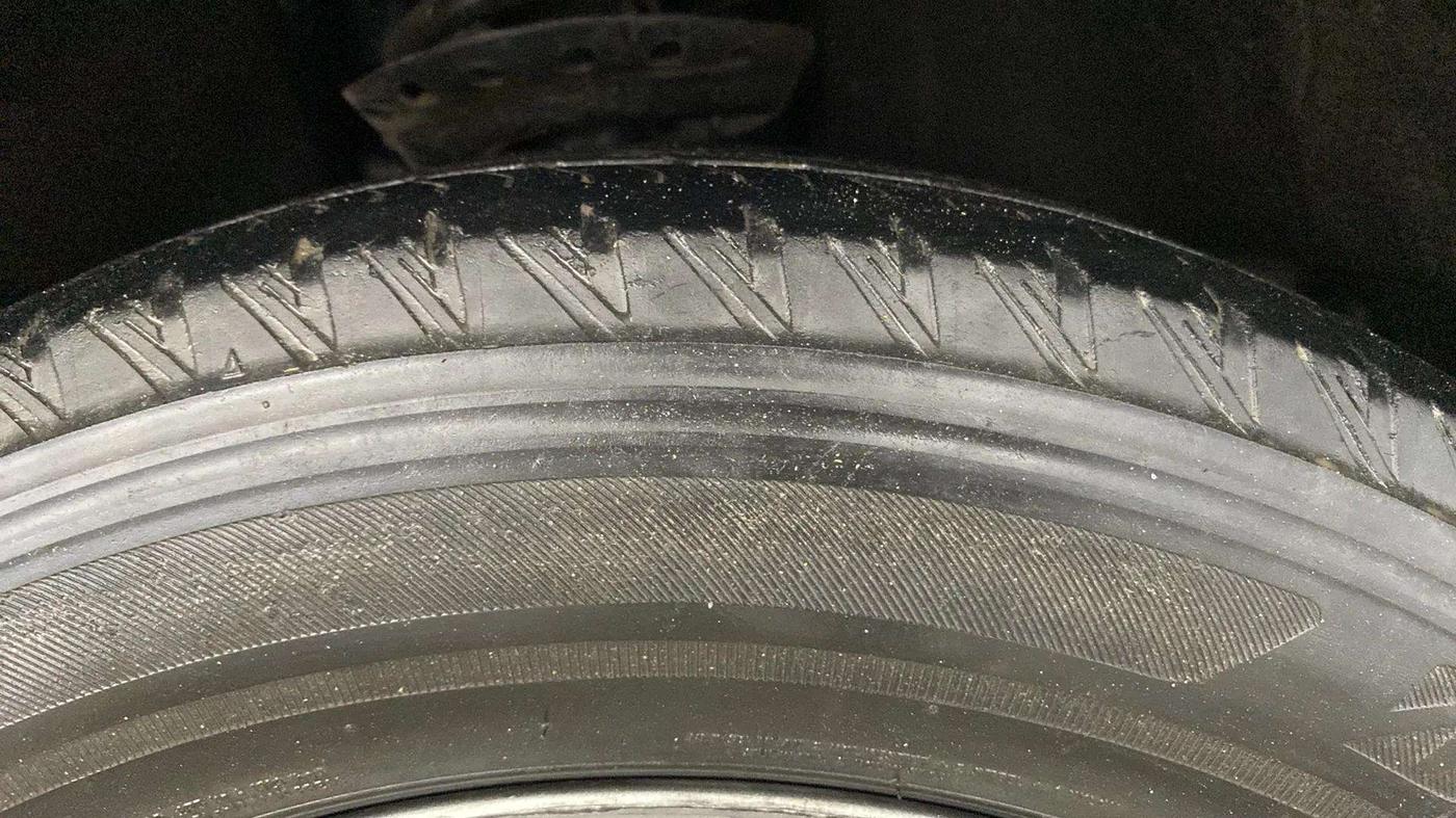 2021 Tata Safari XT PLUS, Diesel, Manual, 58,292 km, Right Front Tyre Tread