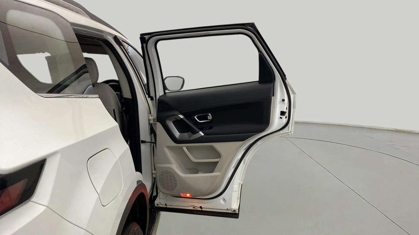 2021 Tata Safari XT PLUS, Diesel, Manual, 58,292 km, RHS Rear Door