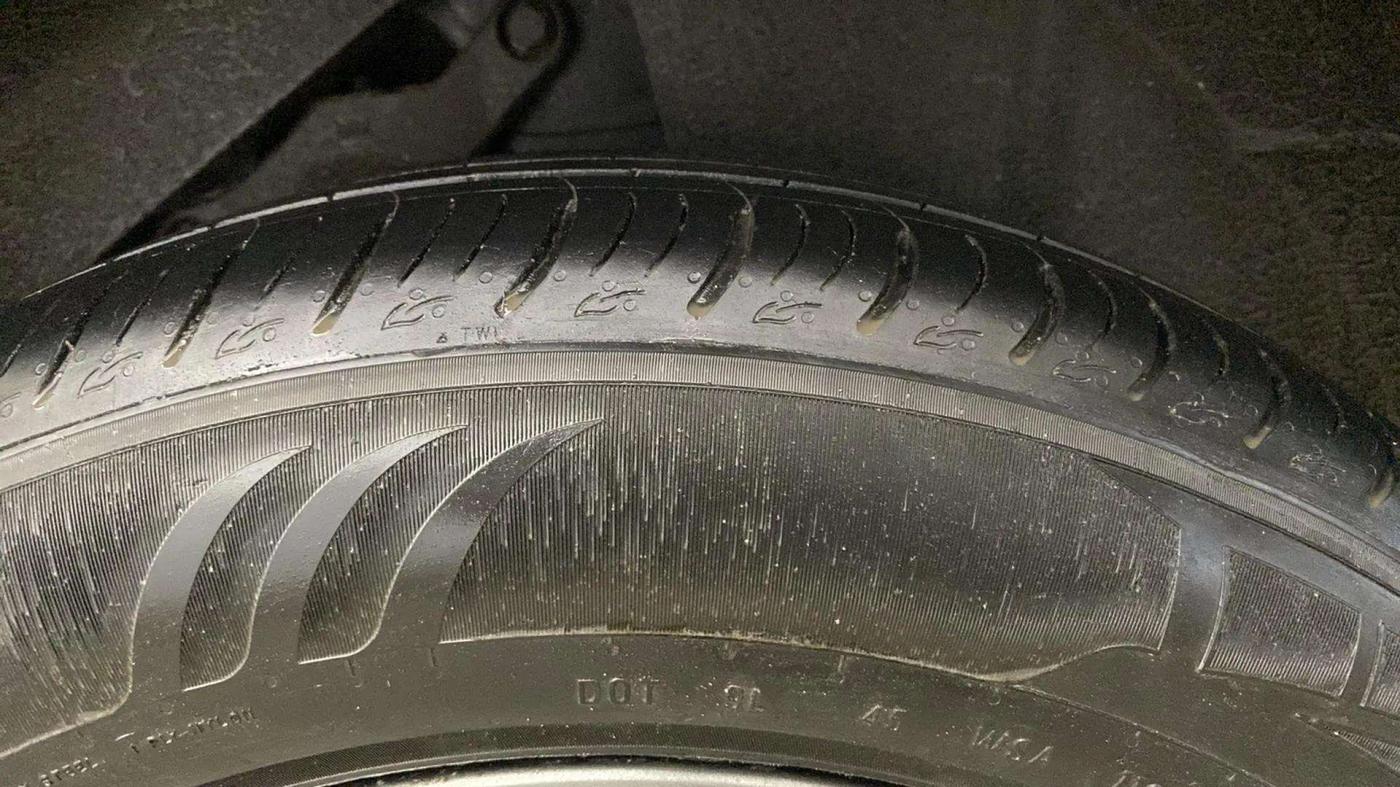 2021 Tata Safari XT PLUS, Diesel, Manual, 58,292 km, Left Rear Tyre Tread