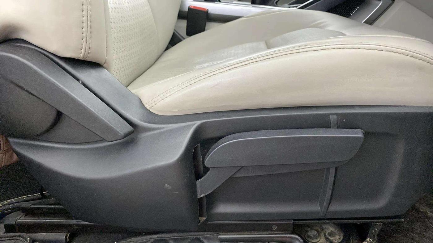 2021 Tata Safari XT PLUS, Diesel, Manual, 58,292 km, Driver Side Adjustment Panel