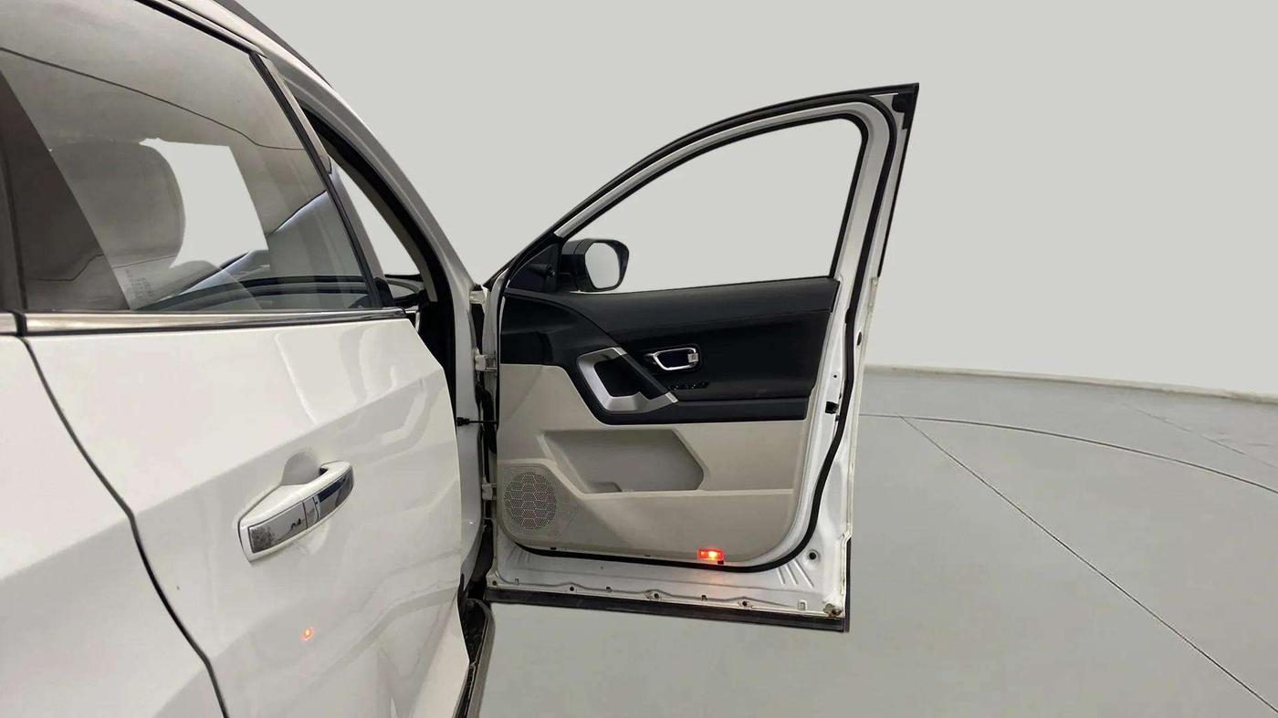 2021 Tata Safari XT PLUS, Diesel, Manual, 58,292 km, RHS Front Door