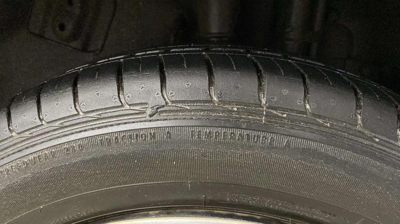 2018 Tata NEXON XT DIESEL, Diesel, Manual, 72,498 km, Left Rear Tyre Tread