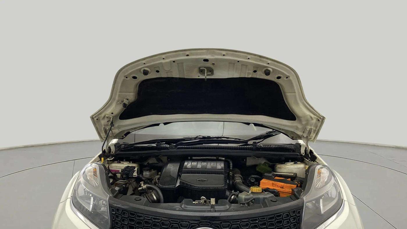 2018 Tata NEXON XT DIESEL, Diesel, Manual, 72,498 km, Open Bonet
