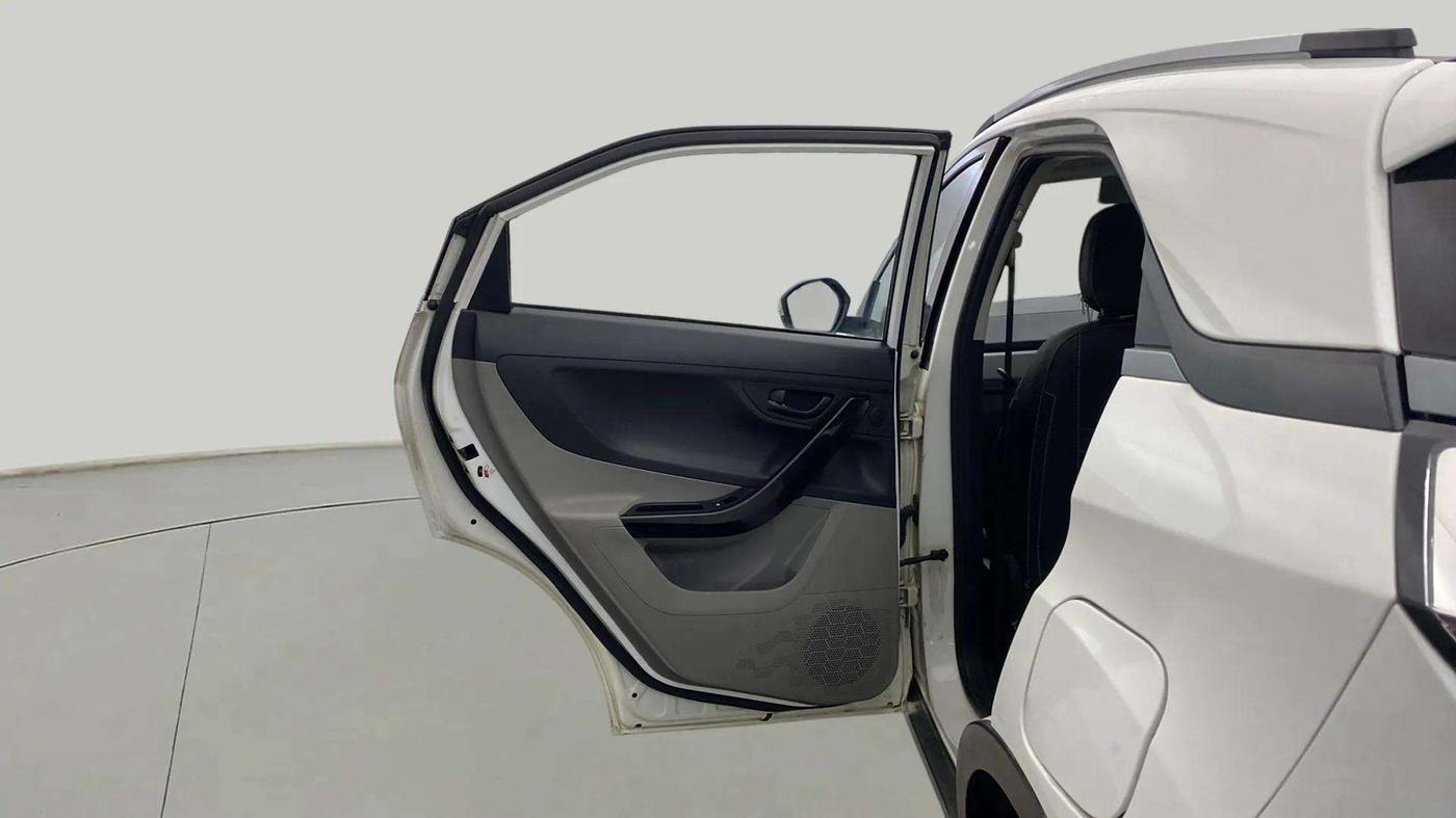 2018 Tata NEXON XT DIESEL, Diesel, Manual, 72,498 km, LHS Rear Door