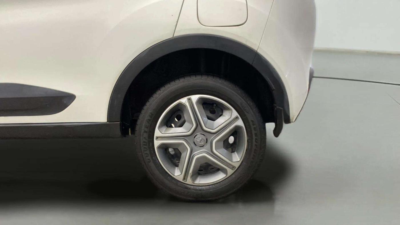 2018 Tata NEXON XT DIESEL, Diesel, Manual, 72,498 km, Left Rear Wheel
