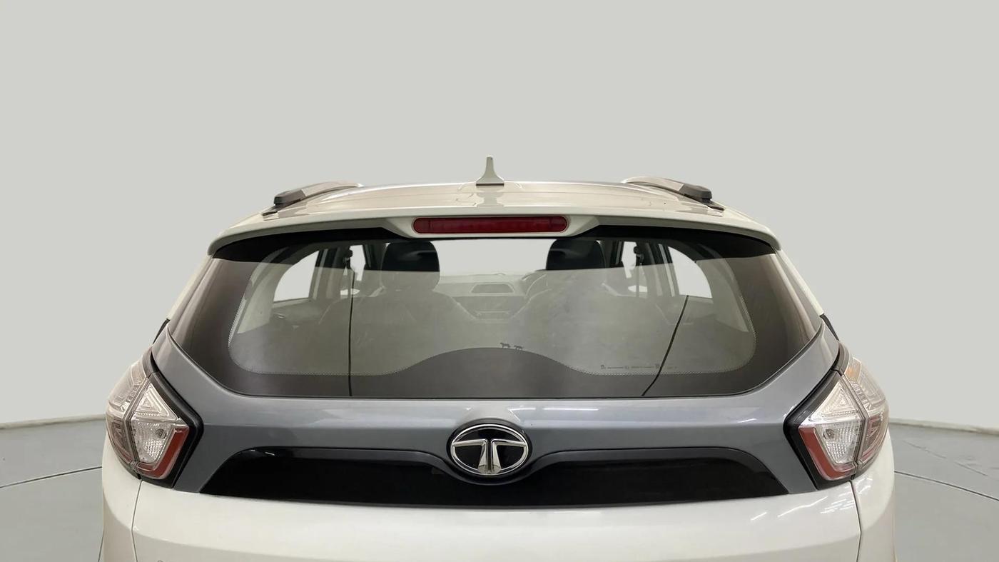 2018 Tata NEXON XT DIESEL, Diesel, Manual, 72,498 km, Rear Windshield