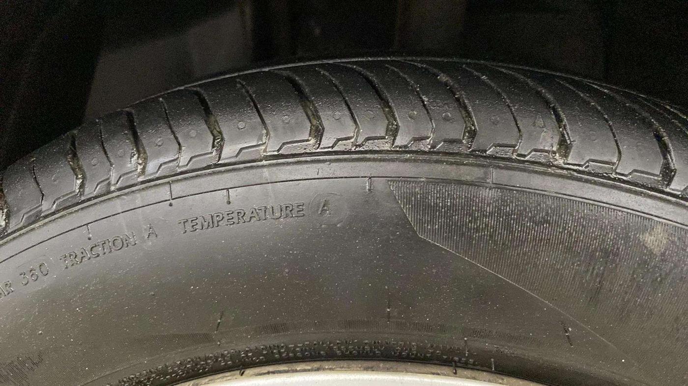 2018 Tata NEXON XT DIESEL, Diesel, Manual, 72,498 km, Left Front Tyre Tread